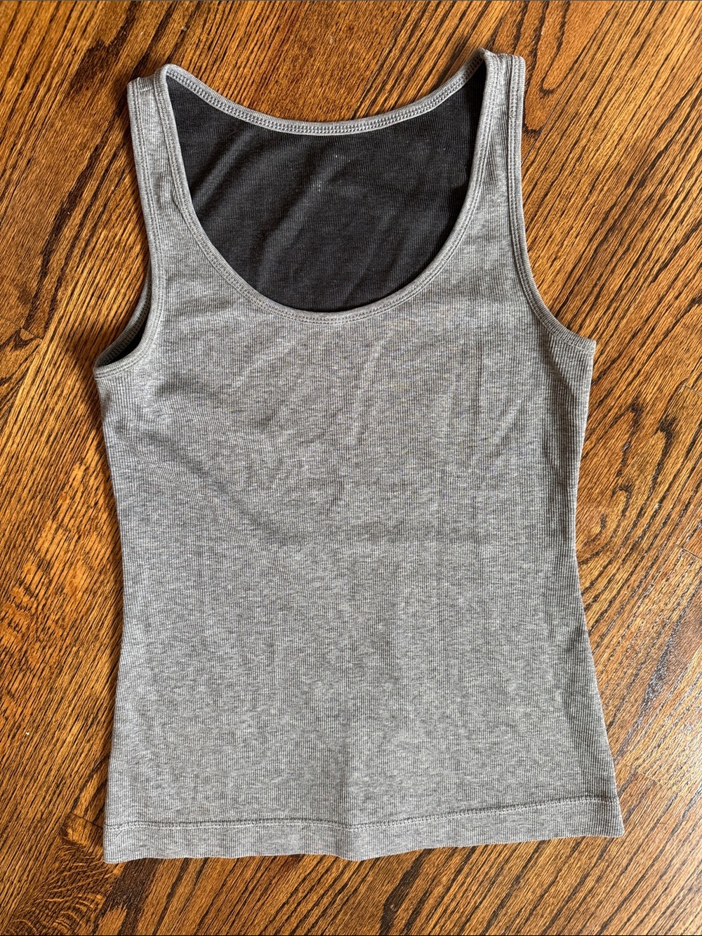 Gray Women's Scoop Neck Tank Top - Brand Not Visible